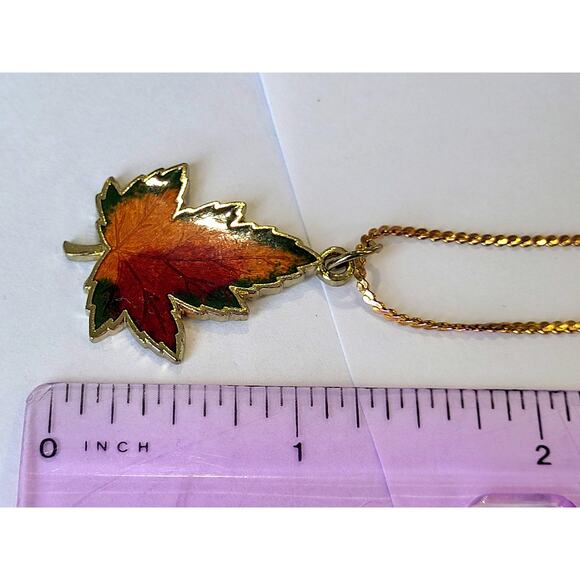 Maple Leaf Pendant Necklace Vermont Canada Enamel - Picture 7 of 7